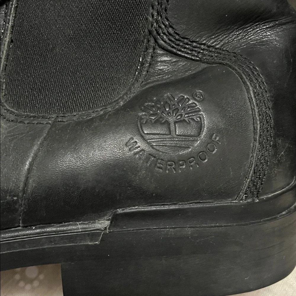 Timberland Mt. Washington Chelsea Boot size 12. Flaw